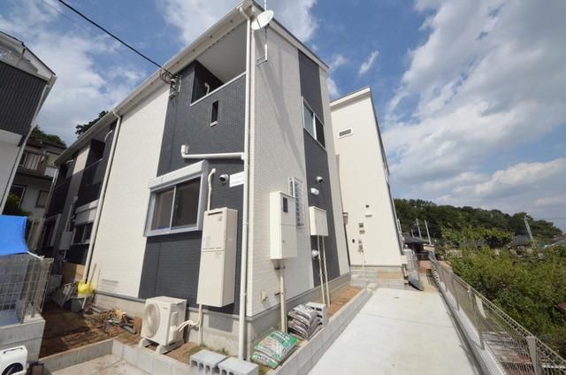 建物外観　☆高台に登場！☆
