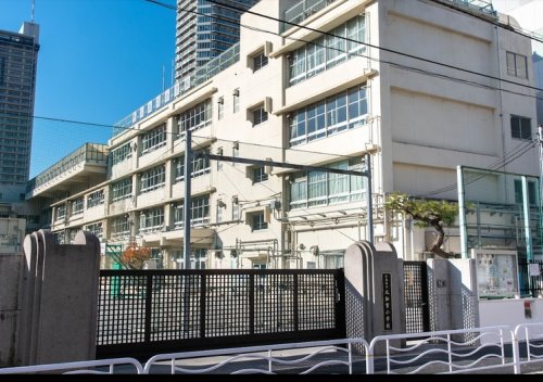 小学校　江東区立元加賀小学校（小学校）まで388m