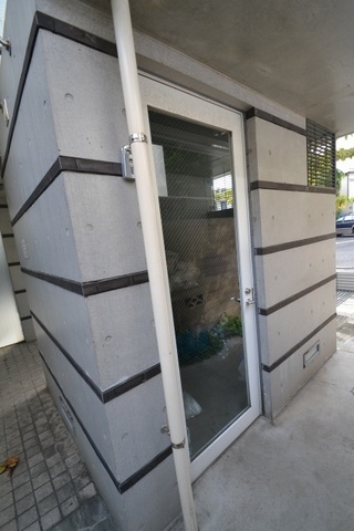 その他共有部分　入居者専用ゴミ庫完備！いつでもゴミ捨て可能です。