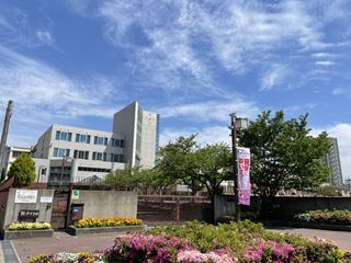 中学校　大阪市立　難波中学校（中学校）まで370m