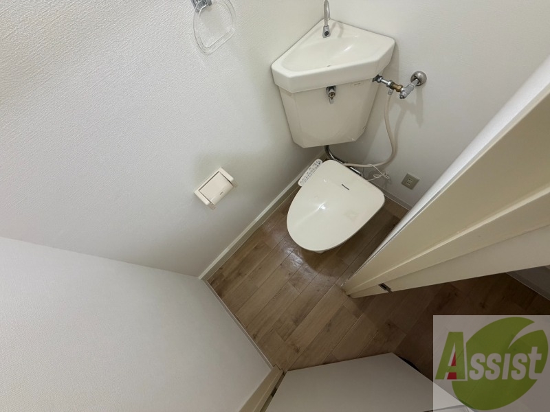 トイレ　こちらはトイレです。清潔感があり、安心して使用できます。