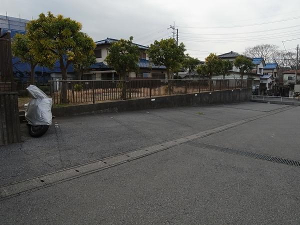 駐車場　駐車場