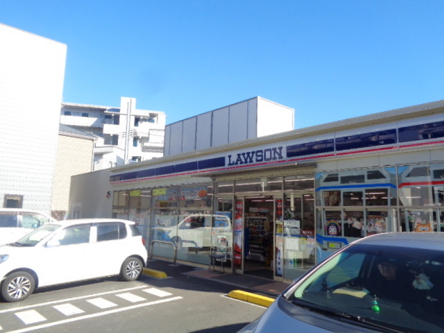 コンビニ　ローソン鎌倉富士見町駅前店（コンビニ）まで775m