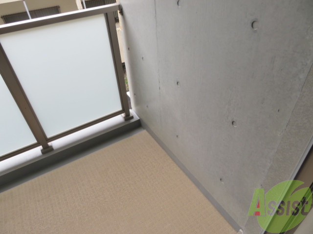 バルコニー　ワイドバルコニーです。洗濯物が捗りますね。