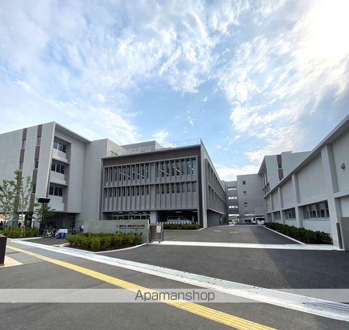 小学校　福岡市立照葉はばたき小学校（小学校）まで418m
