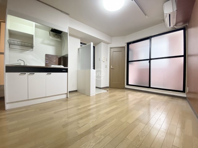 居室・リビング　ステイタス難波　内装