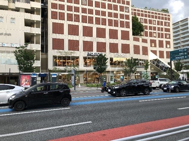 スーパー　ボンラパス トレゾ 六本松421店（スーパー）まで432m