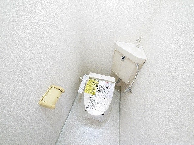 ＪＲ桜井線 櫟本駅 徒歩3分 2階建 築37年のトイレ写真