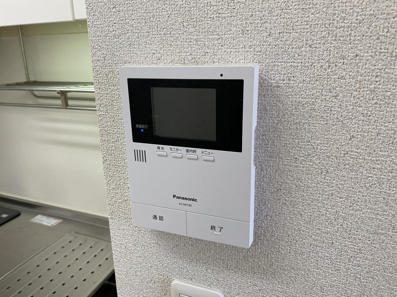 セキュリティ　来客時にはお部屋から確認ができるモニター付きドアホン♪