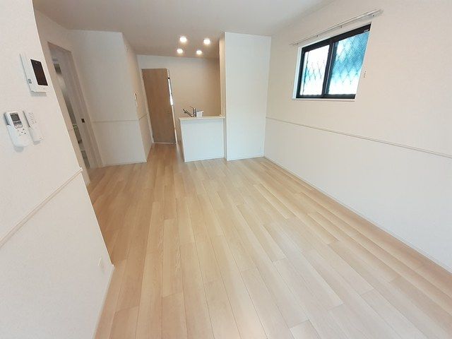 リベルタ大津京IIの居間写真