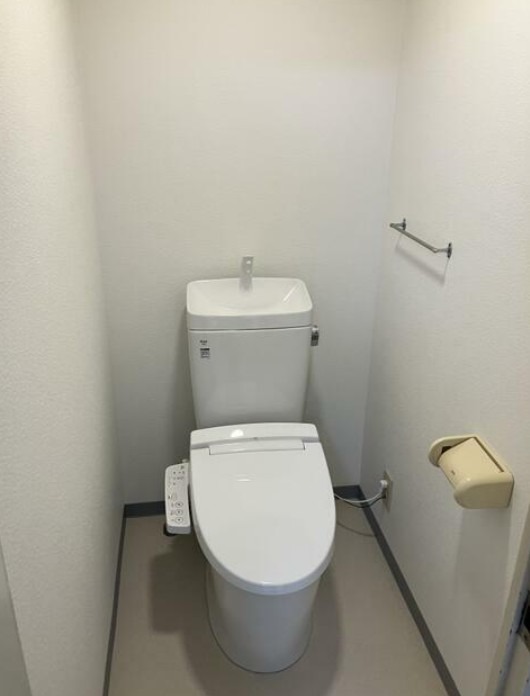 ＪＲ武蔵野線 武蔵浦和駅 徒歩9分 4階建 築34年のトイレ写真