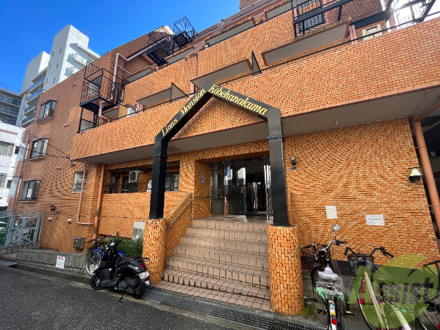 エントランス　キレイなエントランスですね。