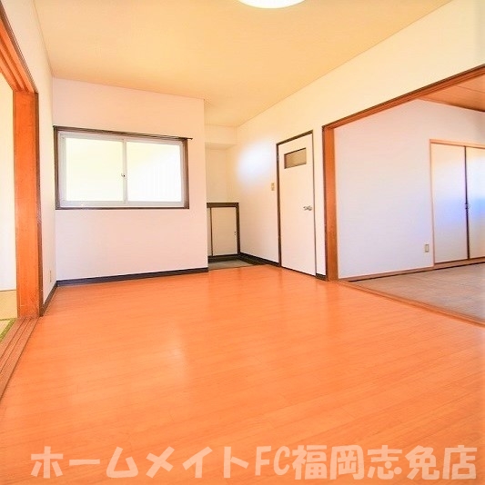 ＪＲ香椎線 須恵駅 2階建 築38年の居間写真