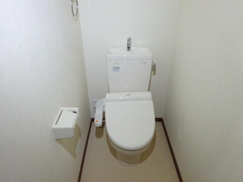 西武池袋線 保谷駅 徒歩9分 2階建 築12年のトイレ写真