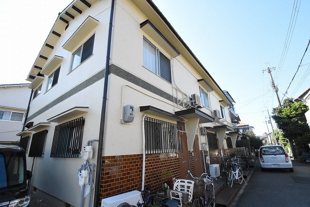 建物外観　敷地内に駐車場あります。