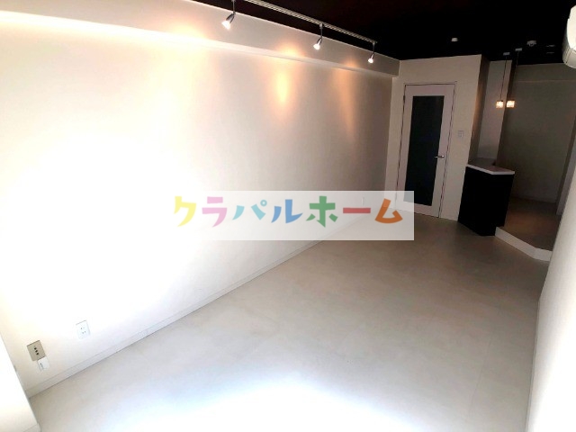 新大阪GHビルの居間写真