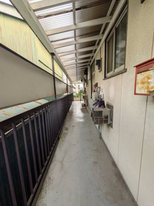 ＪＲ京浜東北線 川崎駅 バス乗車時間：7分 最寄りバス停で下車 徒歩1分 2階建 築42年の外観写真