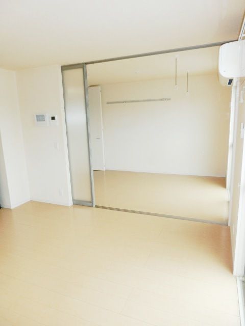その他部屋・スペース　間仕切りを開ければ開放的な空間です