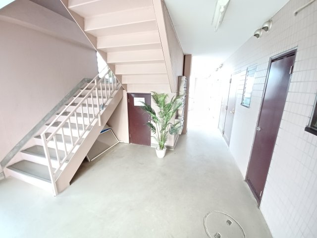 ロビー　階段です