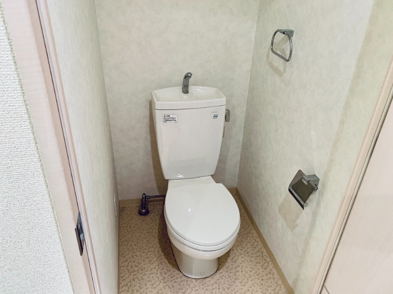 プレサンス三宮花時計前のトイレ写真