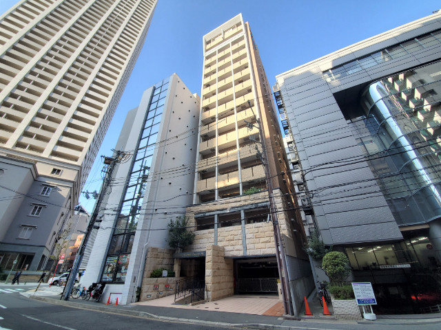 プレサンス三宮花時計前の外観写真