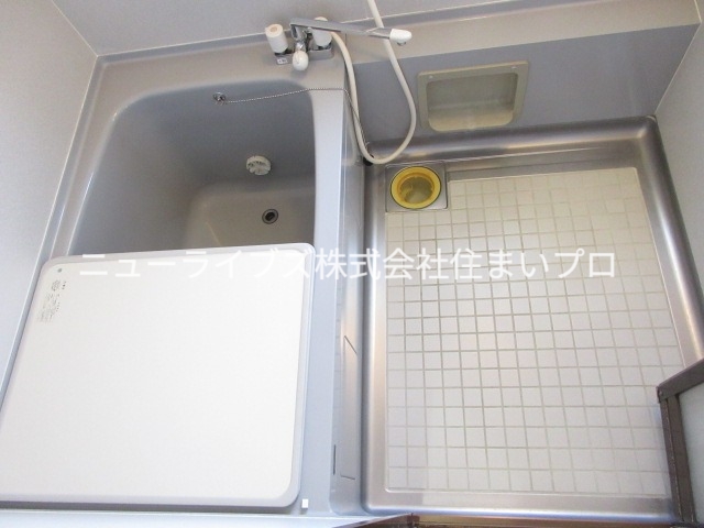 京阪本線 萱島駅 徒歩12分 3階建 築30年の風呂写真