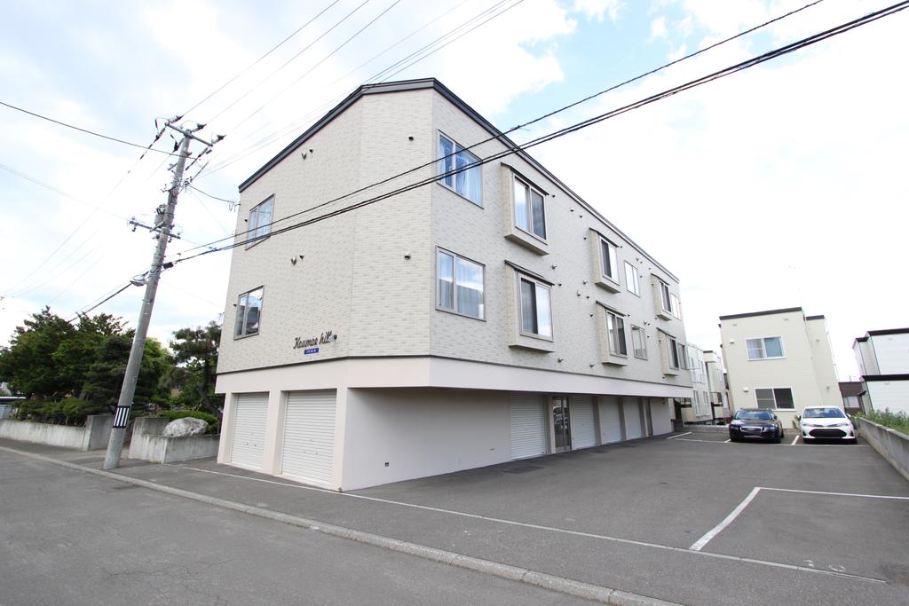 建物外観　敷地を広めにとっていますので乗り入れも楽々！