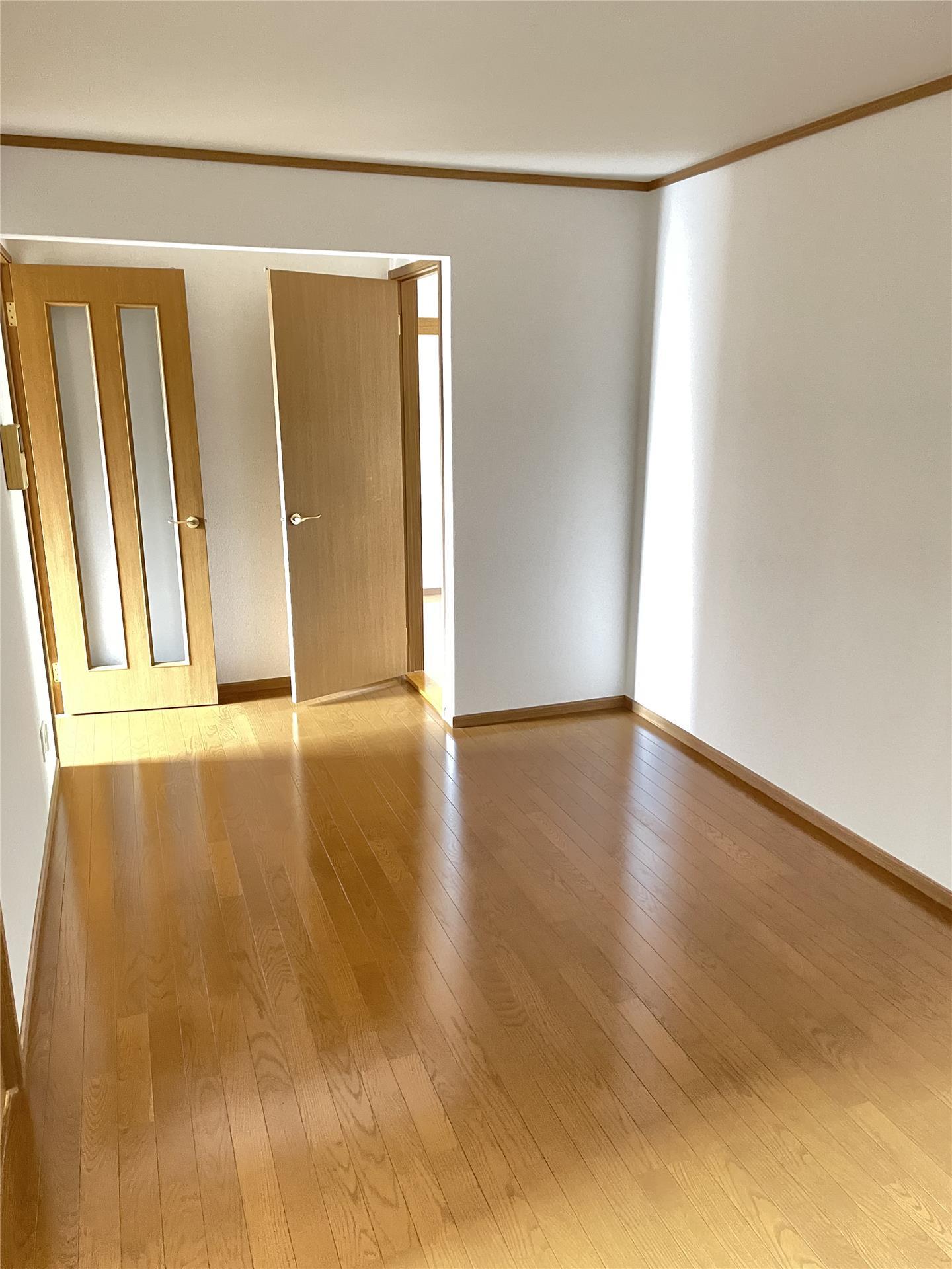 アメニティタウンIIの居間写真