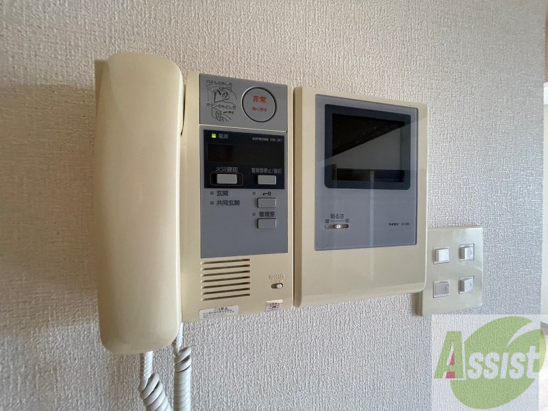 セキュリティ　ＴＶモニター付インターホンです。来客者の顔が見えるので安心！