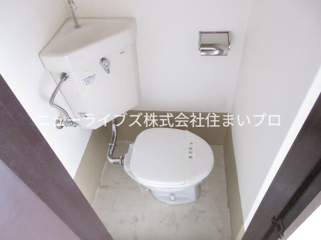 京阪本線 萱島駅 徒歩5分 3階建 築44年のトイレ写真