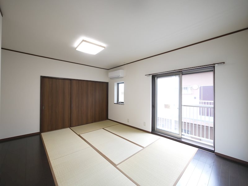 山形アパート2号棟の居間写真