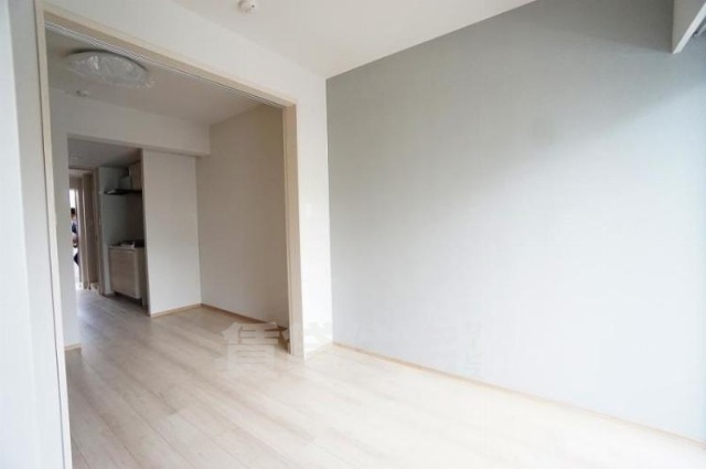 LIME RESIDENCE HIKIFUNEの居間写真