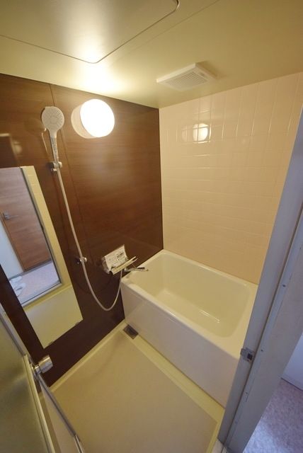 ＪＲ常磐線 北松戸駅 徒歩15分 5階建 築41年の風呂写真