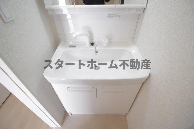 洗面設備　使いやすい洗面所です