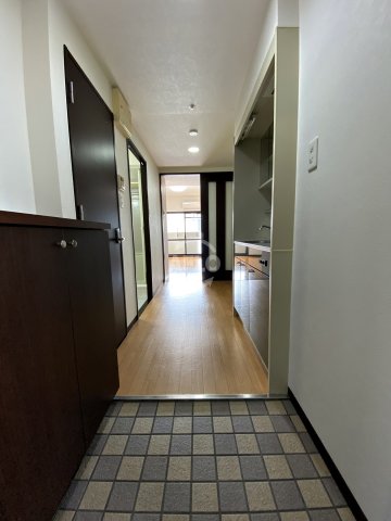 玄関　ローズコーポ本町　玄関