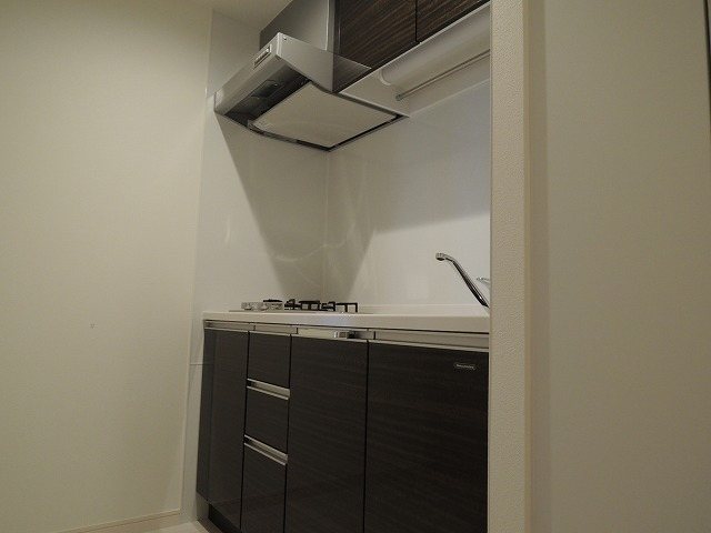 キッチン　同物件別部屋