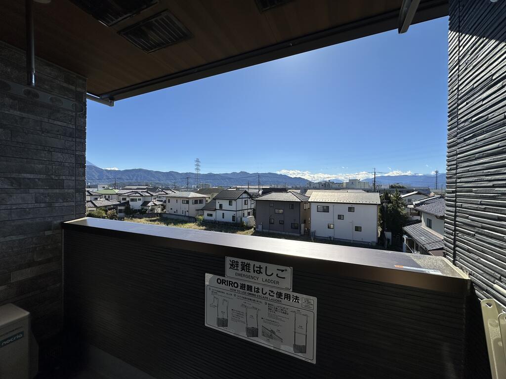 バルコニー　室内物干し/南向き/最上階