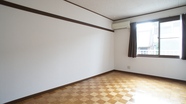 居室・リビング　室内はやわらかい雰囲気を醸し出してくれるクッションフロアです