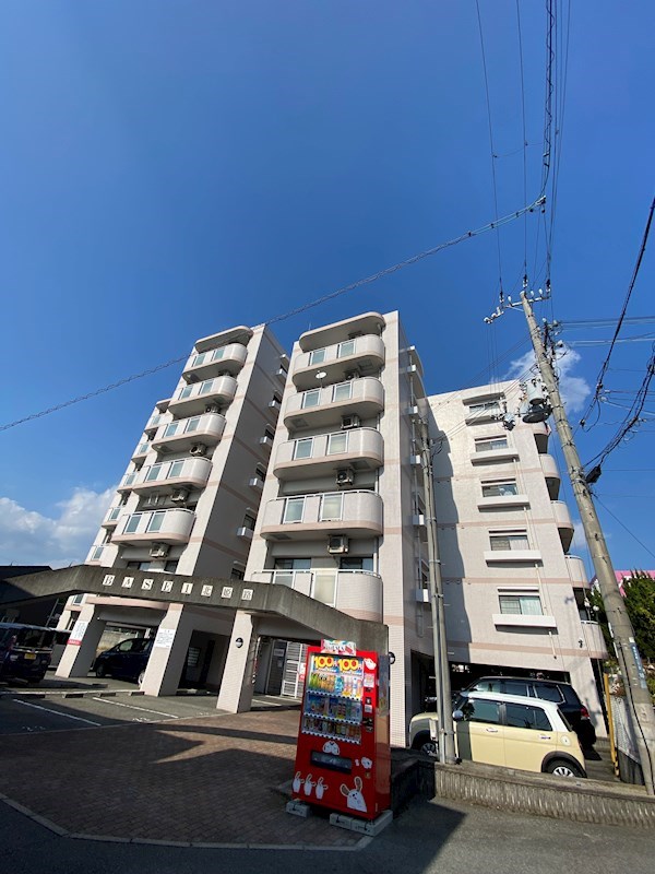 【姫路市増位本町のマンションの建物外観】