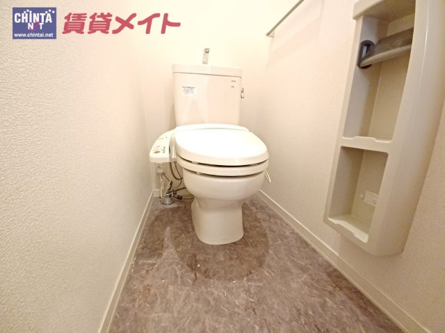 【アザレアAのトイレ】