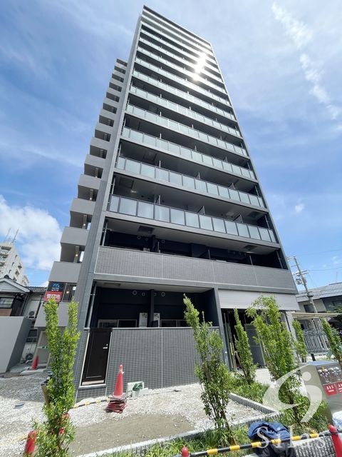 【大阪市東淀川区淡路のマンションの建物外観】