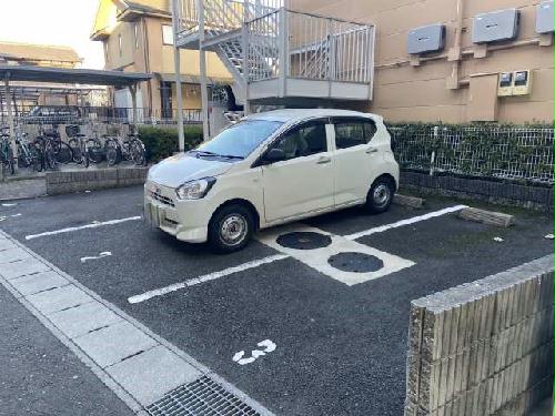 【レオパレス日吉の駐車場】