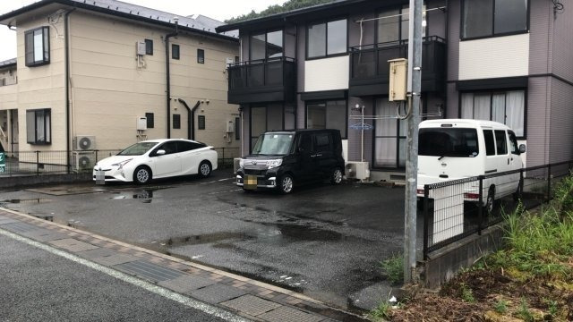 【フラッツAの駐車場】