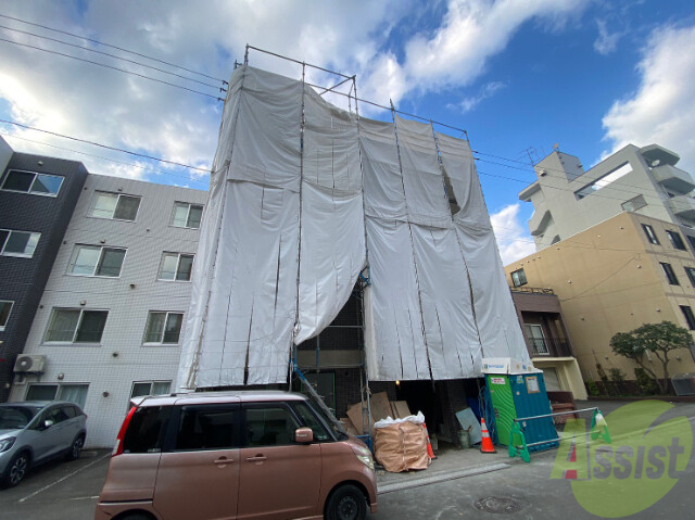 【ラフィーネ東札幌の建物外観】