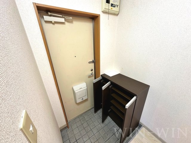玄関　イメージ（同建物内別部屋の写真です）