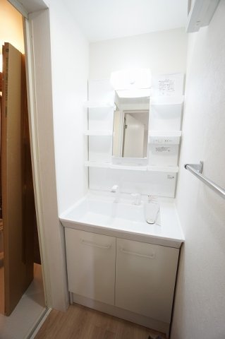 洗面設備　コンパクトで使いやすい洗面所