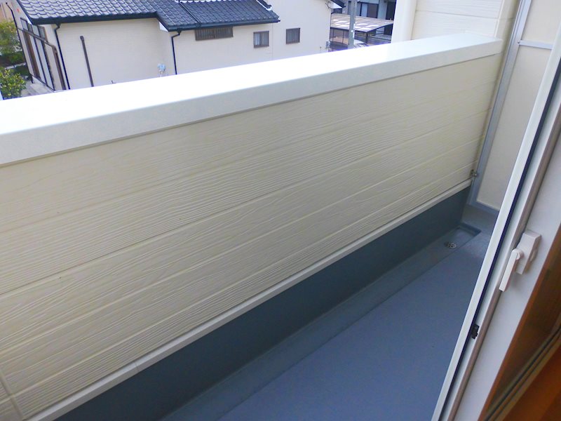 バルコニー　写真は201号室