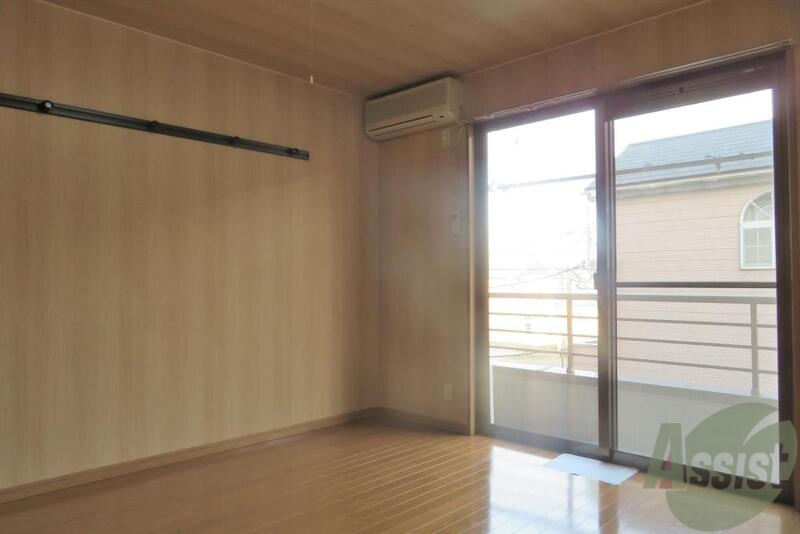 居室・リビング　全体的に茶色の雰囲気で落ち着く感じですー。