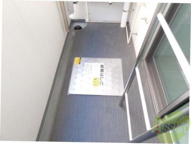 バルコニー　いたって普通のバルコニーです。