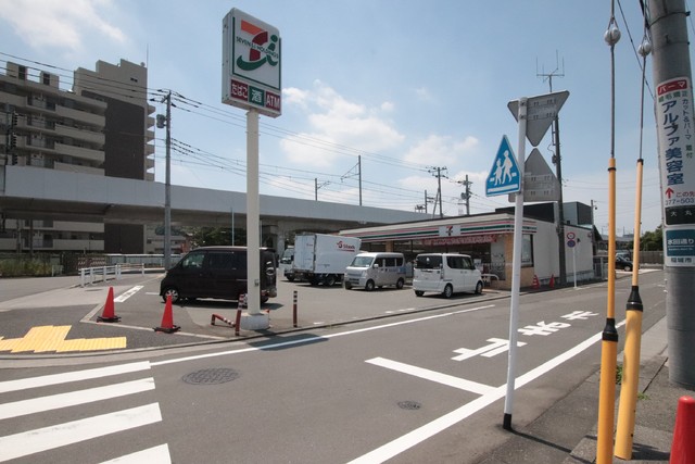 コンビニ　セブン－イレブン　稲城大丸西店（コンビニ）まで350m